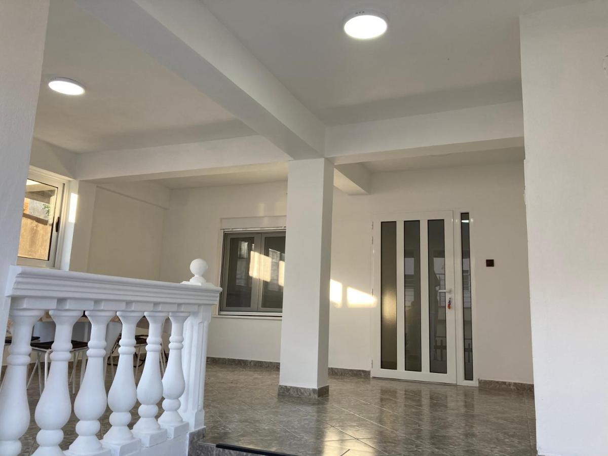 Apartments Stefan Sutomore Luaran gambar